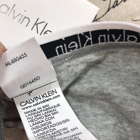 🛍3/$30🛍 Calvin Klein Carousel Thong - Picture 6 of 8